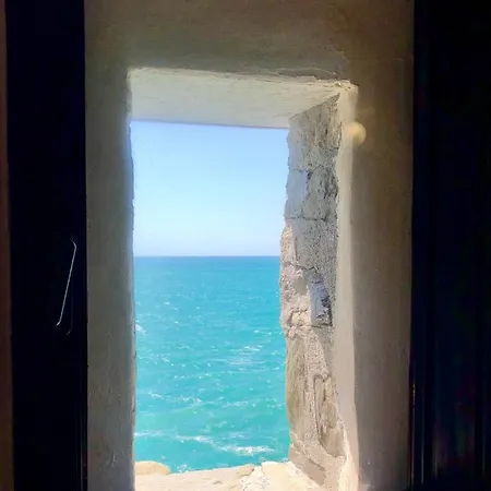 아파트 La Marina Tower With Private Sea View Terrace